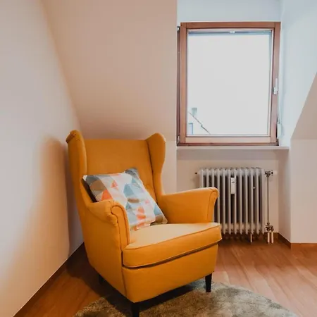 Zentral, Loggia, Tg-platz شقة